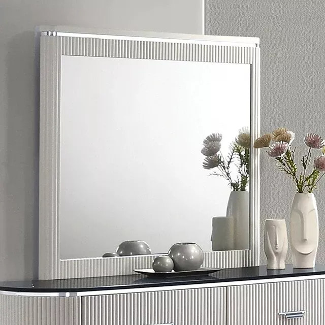 Aldgate Mirror