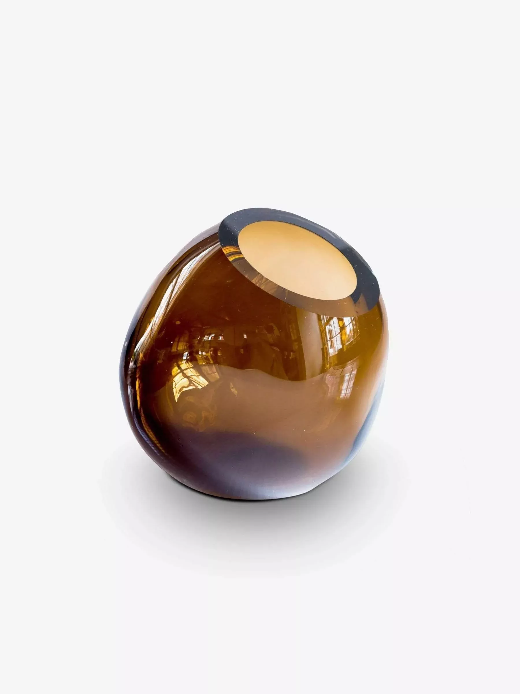 Amorf Smokey Brown Vessel
