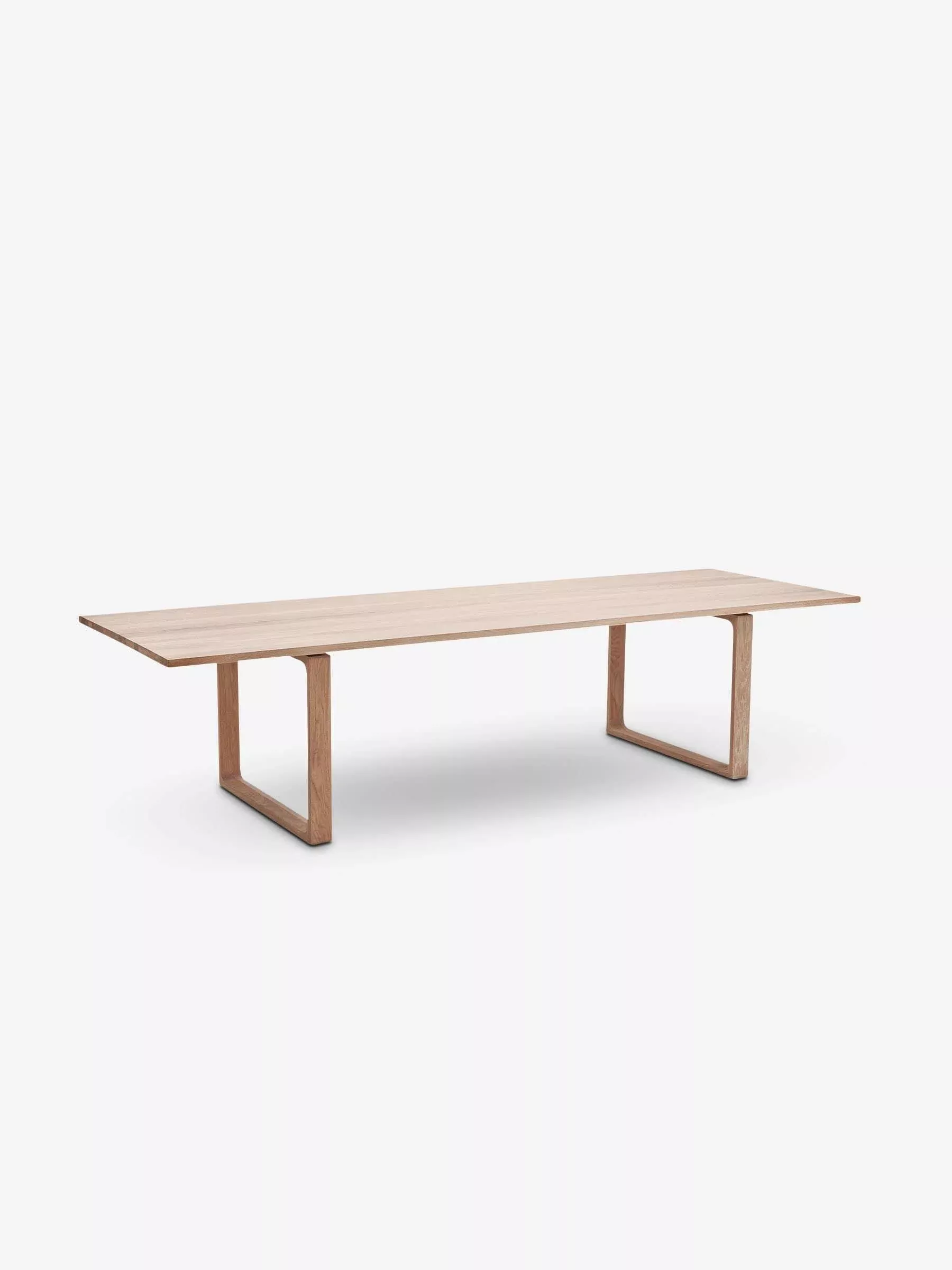 Essay 8' Table in Solid Oak