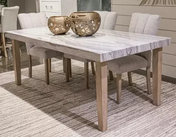 Larawyn Dining Table