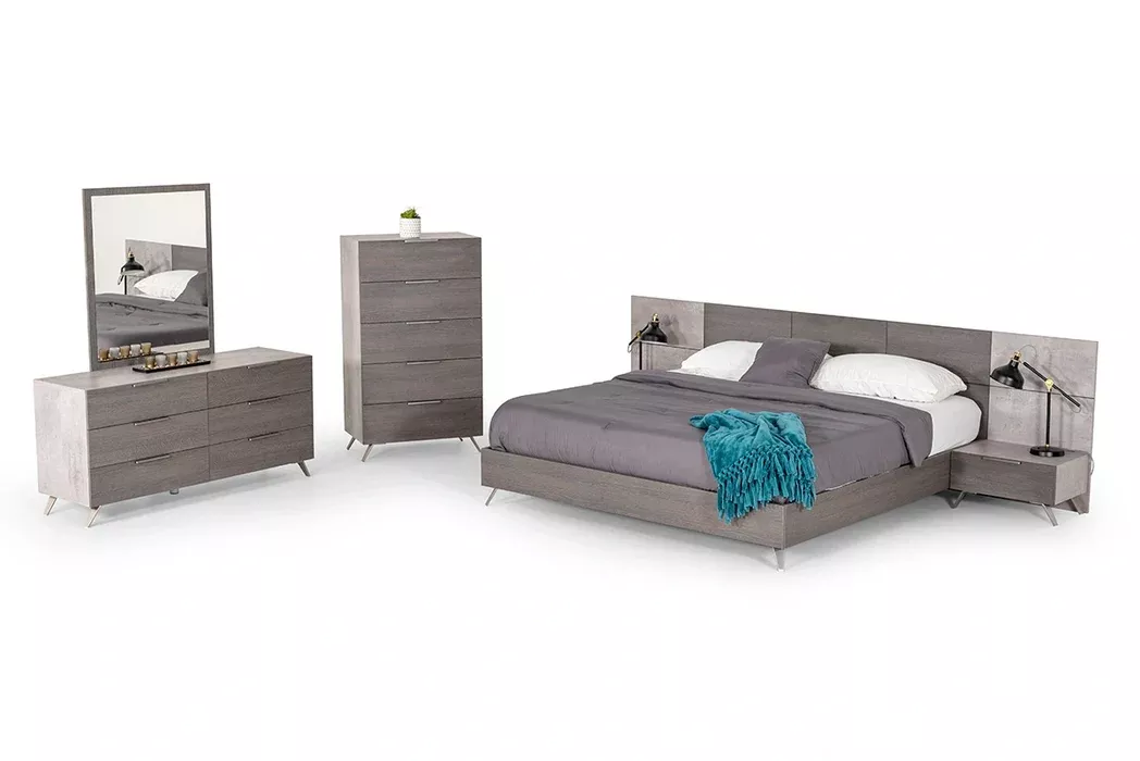 Nova Domus Bronx Italian Modern Mirror
