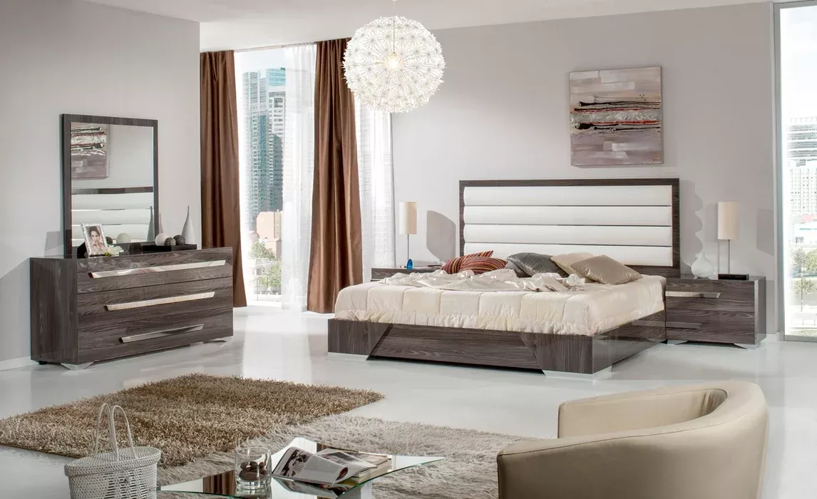 Nova Domus Capulet Italian Modern Mirror