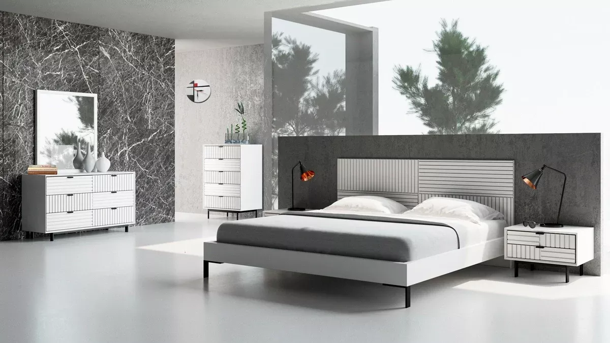 Nova Domus Valencia Contemporary Mirror