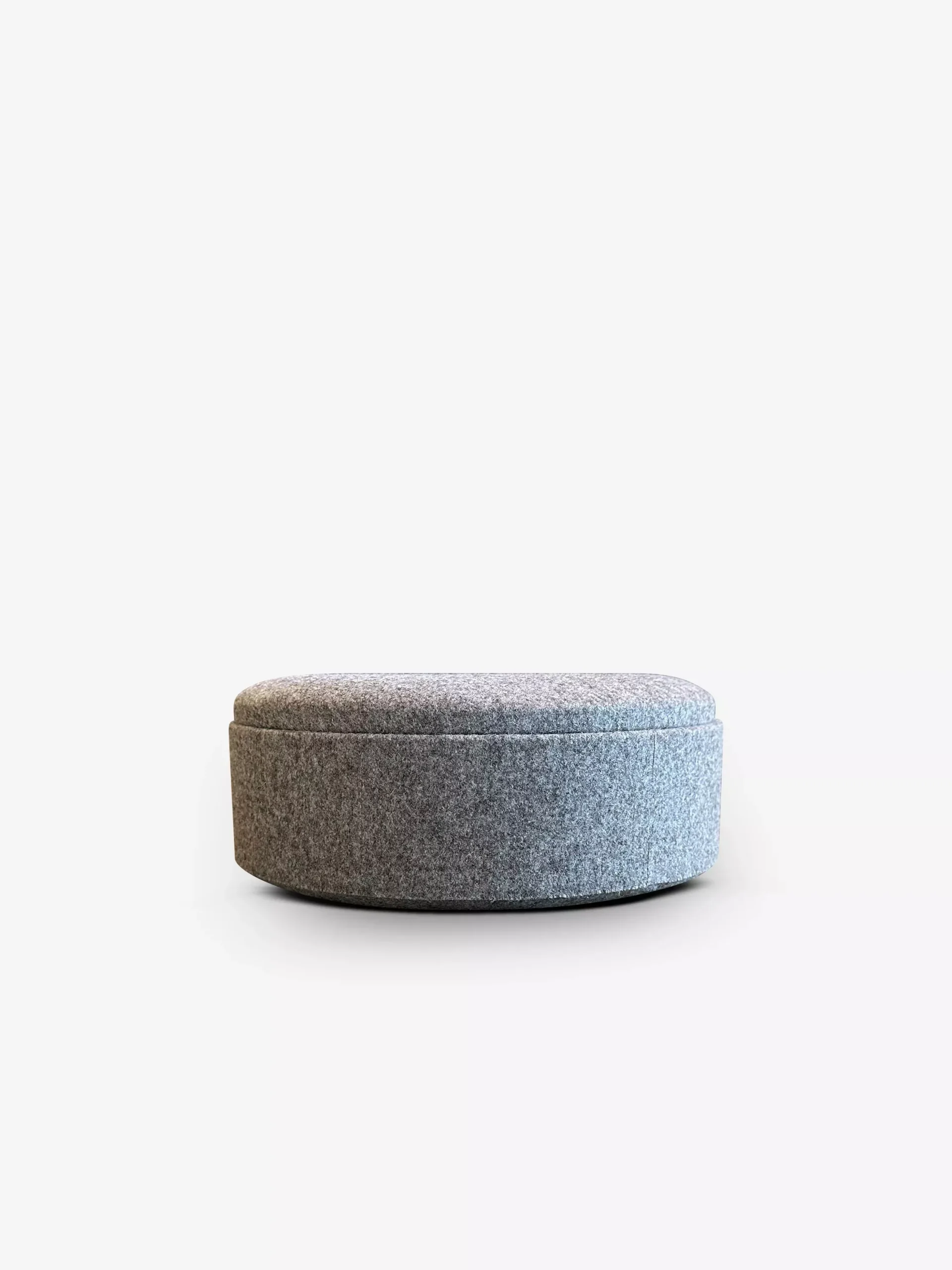 Pastille M Box covered in Felt Taupe