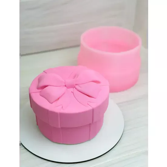 Silicone mold Gift box with bow 1400 ml Orehova