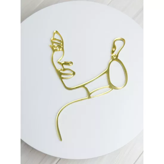 Topper Silhouette of a woman